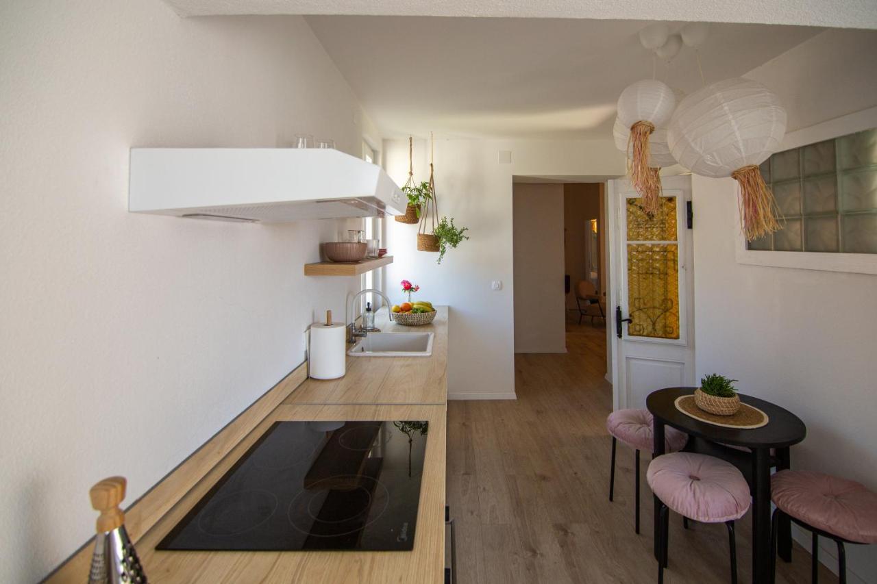 Apartments Mali Raj Komiža Buitenkant foto