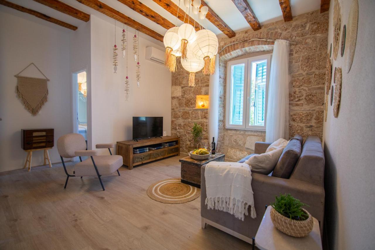 Apartments Mali Raj Komiža Buitenkant foto